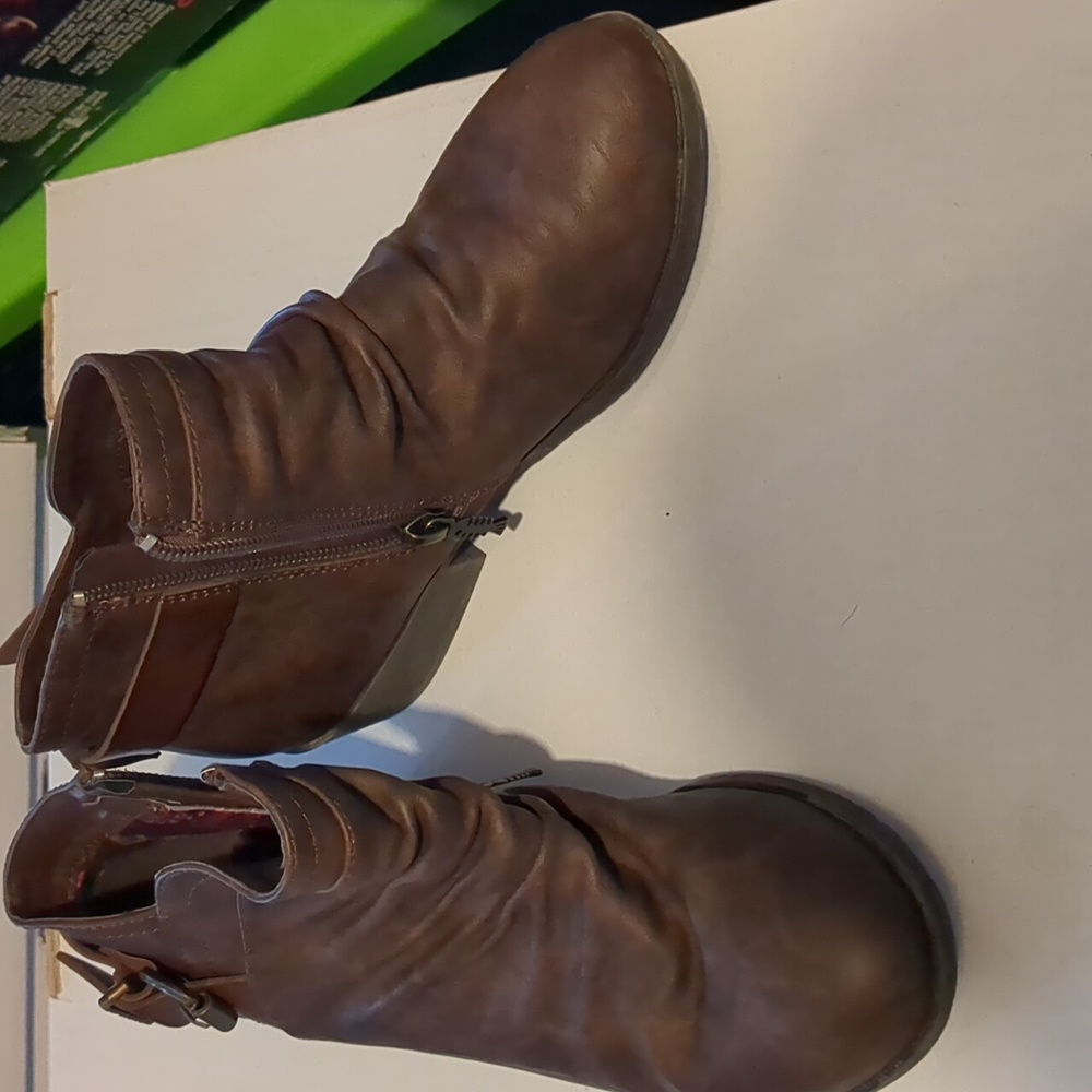 Kids heeled boots